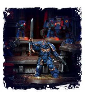 Warhammer 40,000: Space Marines (Primaris Lieutenant with Power Sword)